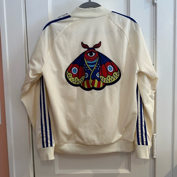 adidas Originals Cream Sweatshirt with Moth Embroidery M - Picture 11 of 15